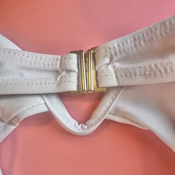 🤍 SOLD 🤍 Underwire Bikini Top - Picture 8 of 12
